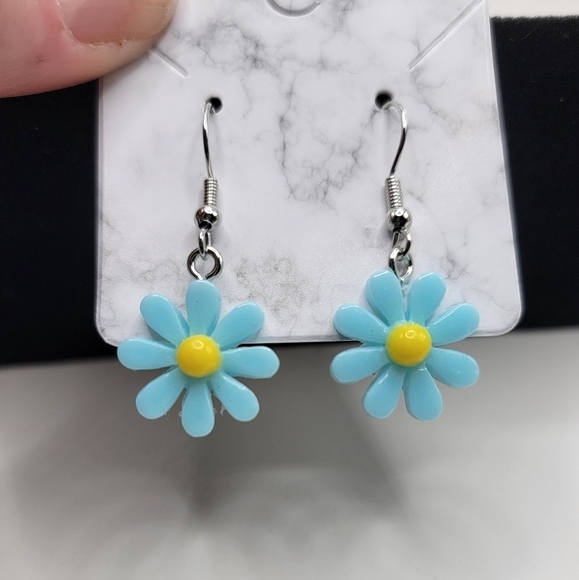 New Blue Daisy Earrings - Picture 1 of 3
